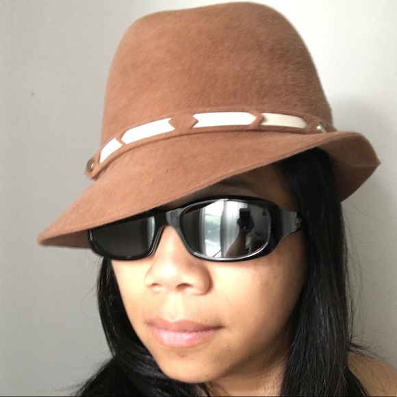 🆑HP✨Helen Kaminski Koschka Asymmetrical Cloche ✨ - Picture 5 of 7